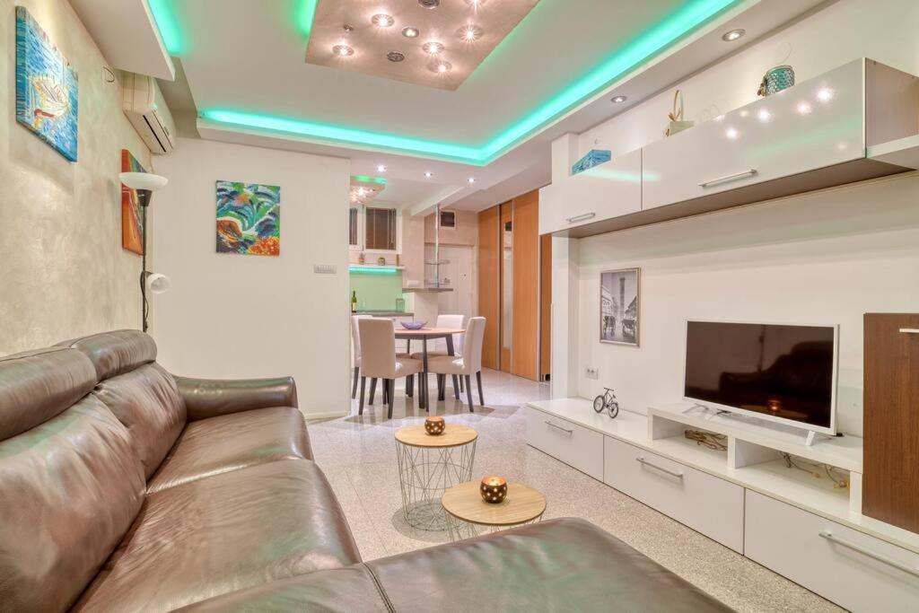 Cozy Nest Apartment- Central And Seaboard With Elevator Kotor Kültér fotó