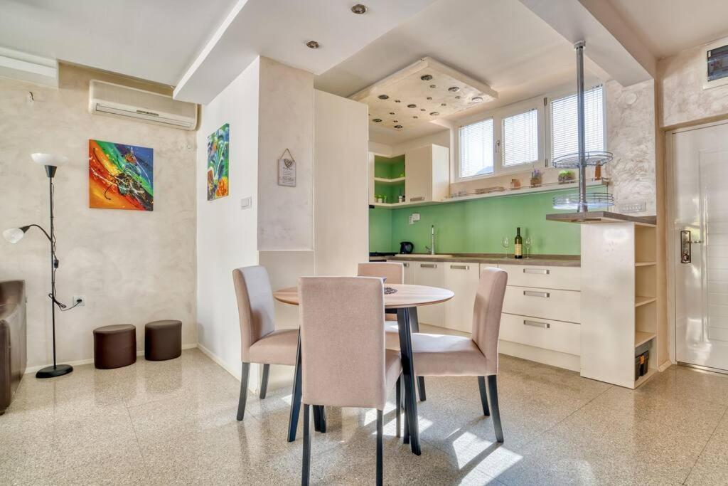 Cozy Nest Apartment- Central And Seaboard With Elevator Kotor Kültér fotó