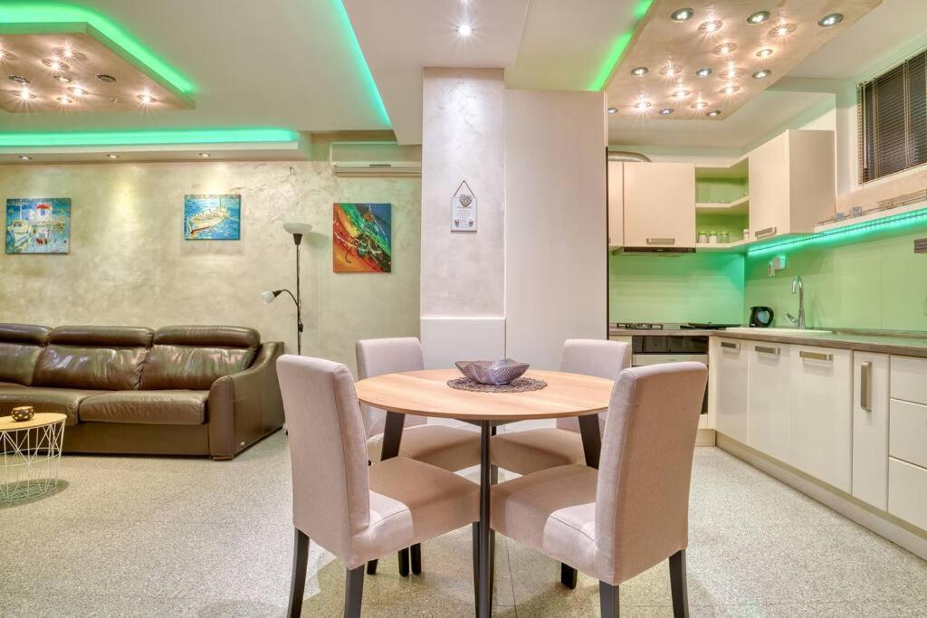 Cozy Nest Apartment- Central And Seaboard With Elevator Kotor Kültér fotó